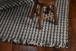 5' X 8' Gray And Light Gray Wool Houndstooth Hand Woven Area Rug With Fringe