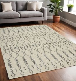 5' X 7' Gray And Ivory Geometric Distressed Area Rug